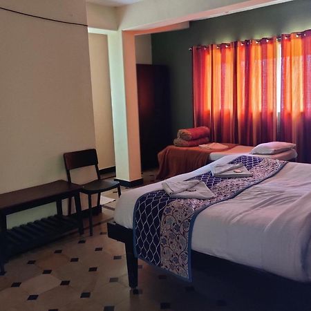 Hotel Caveri Comfort Inn Мадикери Екстериор снимка
