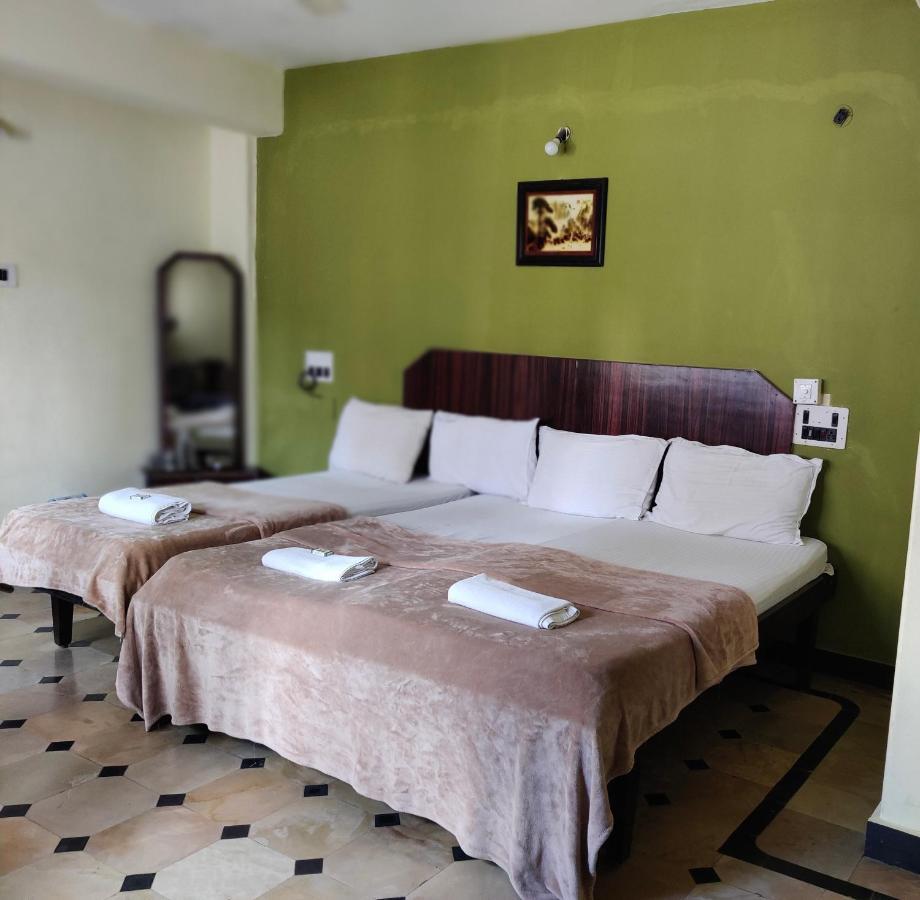 Hotel Caveri Comfort Inn Мадикери Екстериор снимка