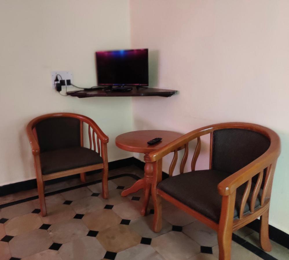 Hotel Caveri Comfort Inn Мадикери Екстериор снимка
