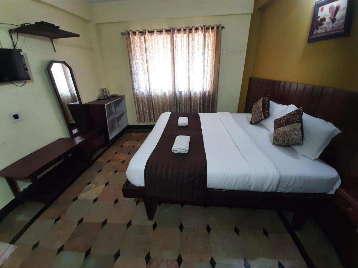 Hotel Caveri Comfort Inn Мадикери Екстериор снимка