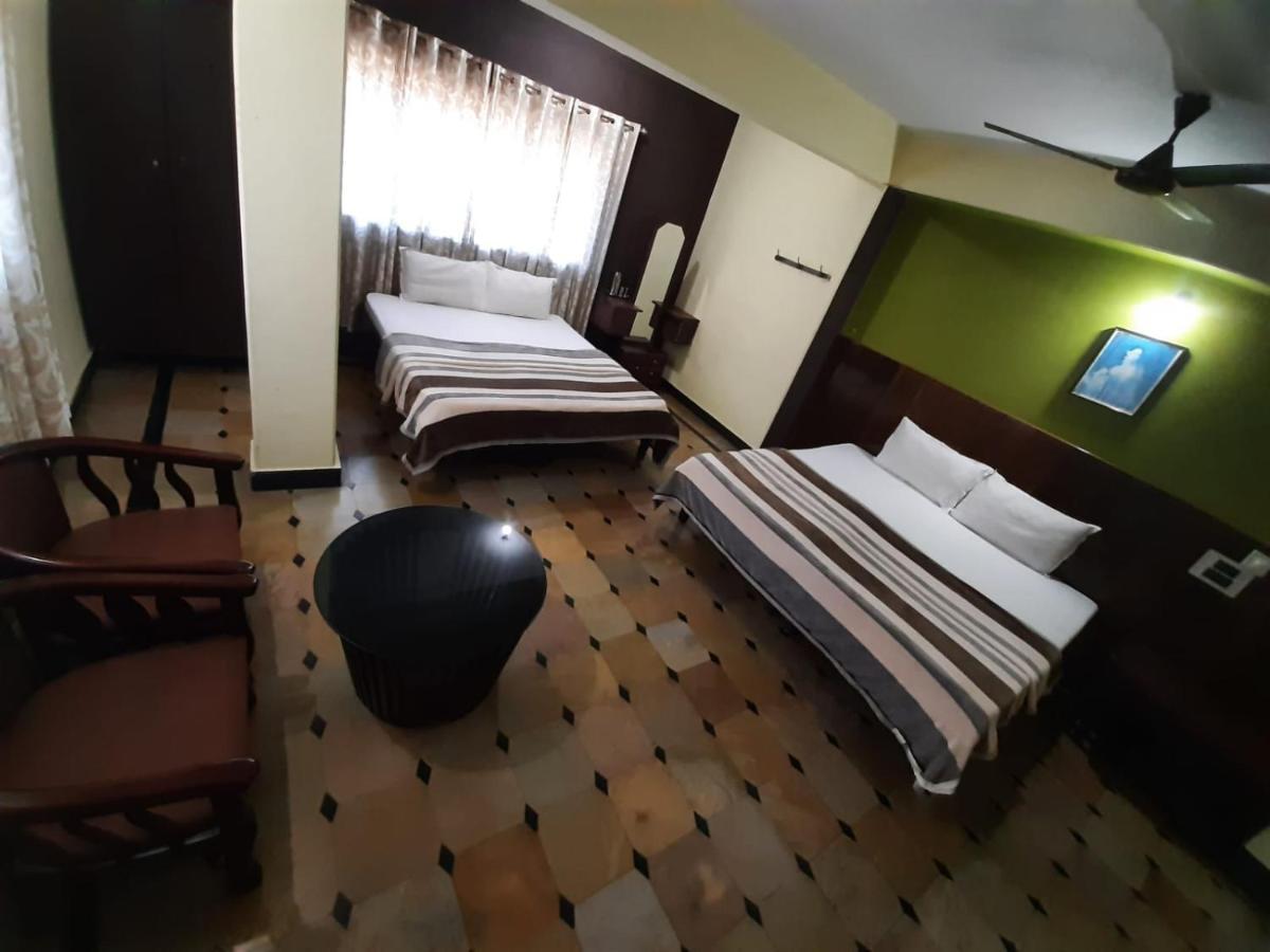 Hotel Caveri Comfort Inn Мадикери Екстериор снимка
